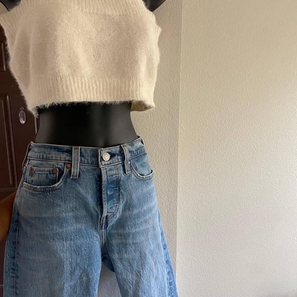 LEVIS High waisted Mom Jeans wedgie fit!! - Picture 2 of 5